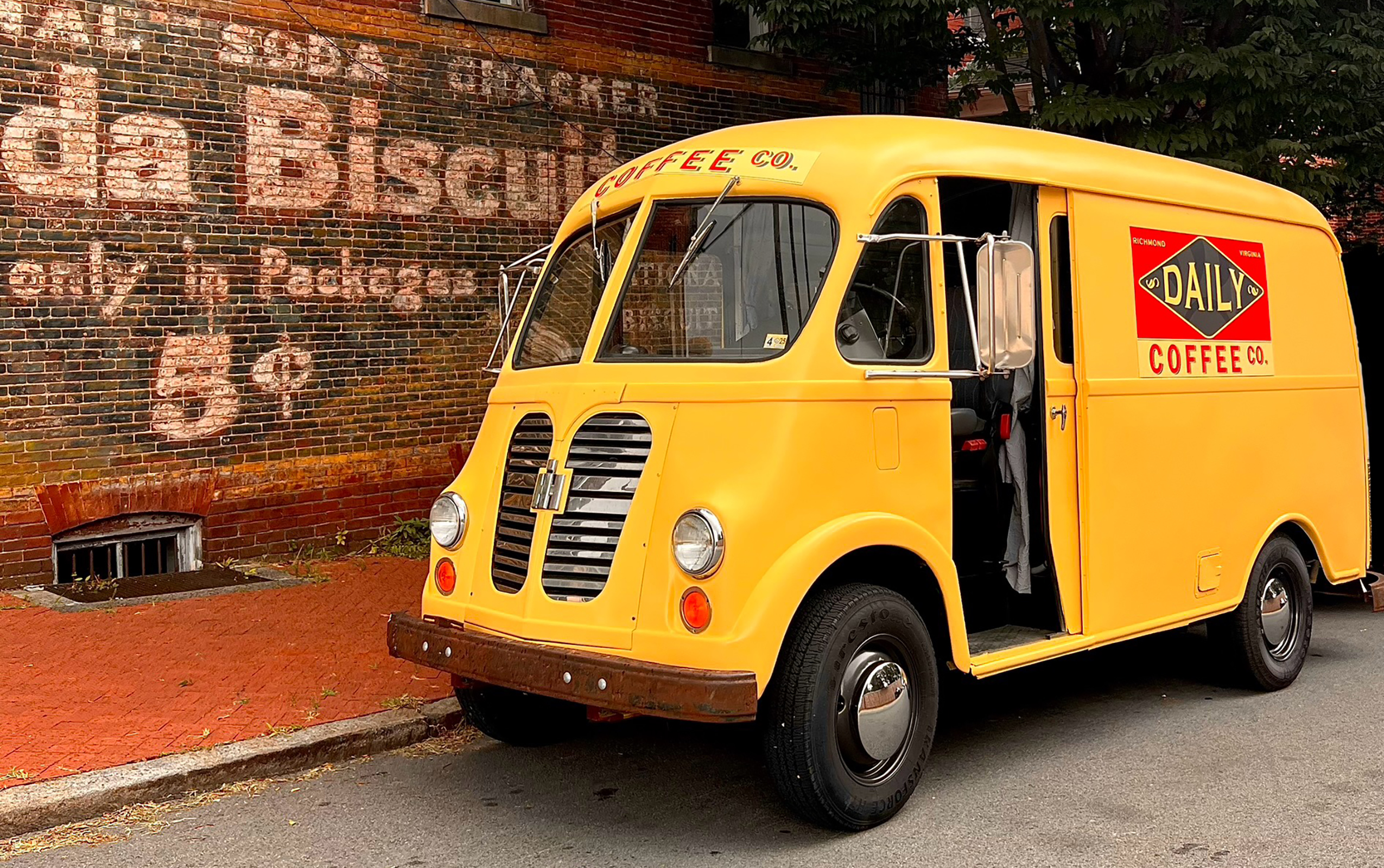 Daily Coffee Company logo